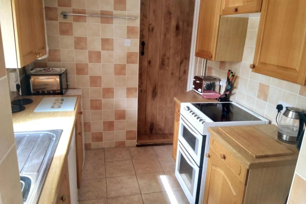 Welcoming Cottage In Chichester Near City Centre 外观 照片